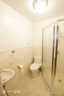 Rented by APT212 INC | media 18