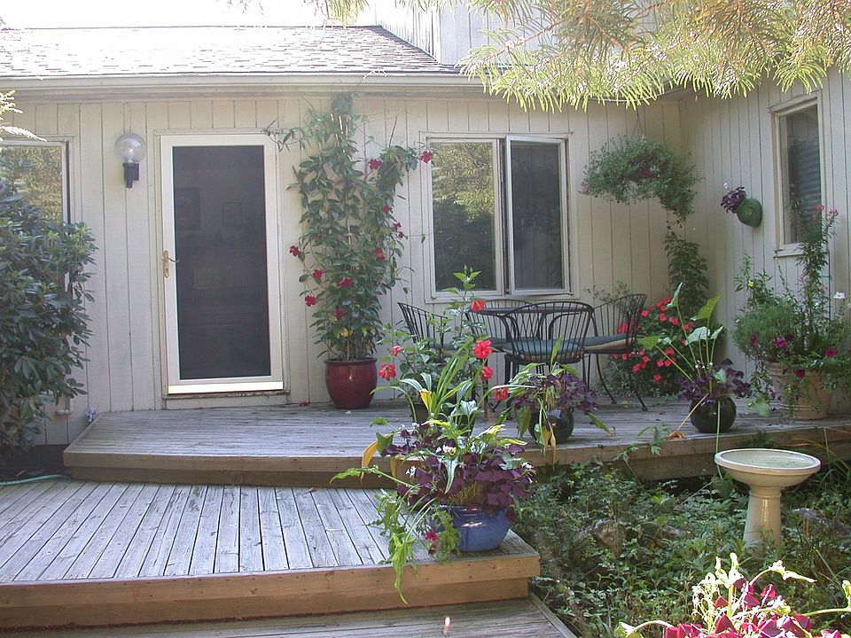 Front deck entrance
