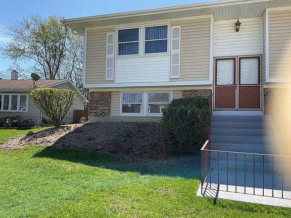 5th image of 1315 W New Britton Dr