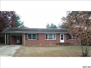 1st image of 125 Branchwood Cir