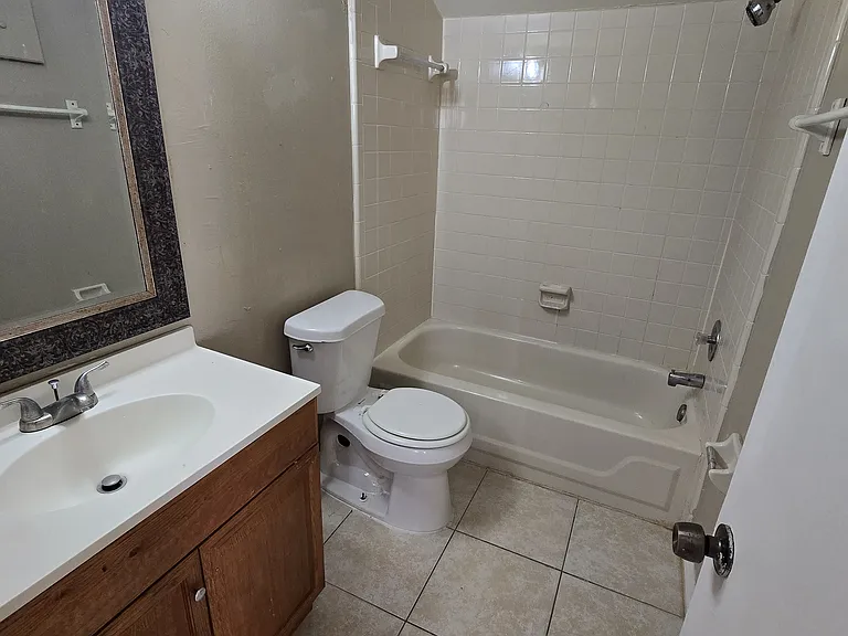 2806 Hunt Club Ln — Photo 9