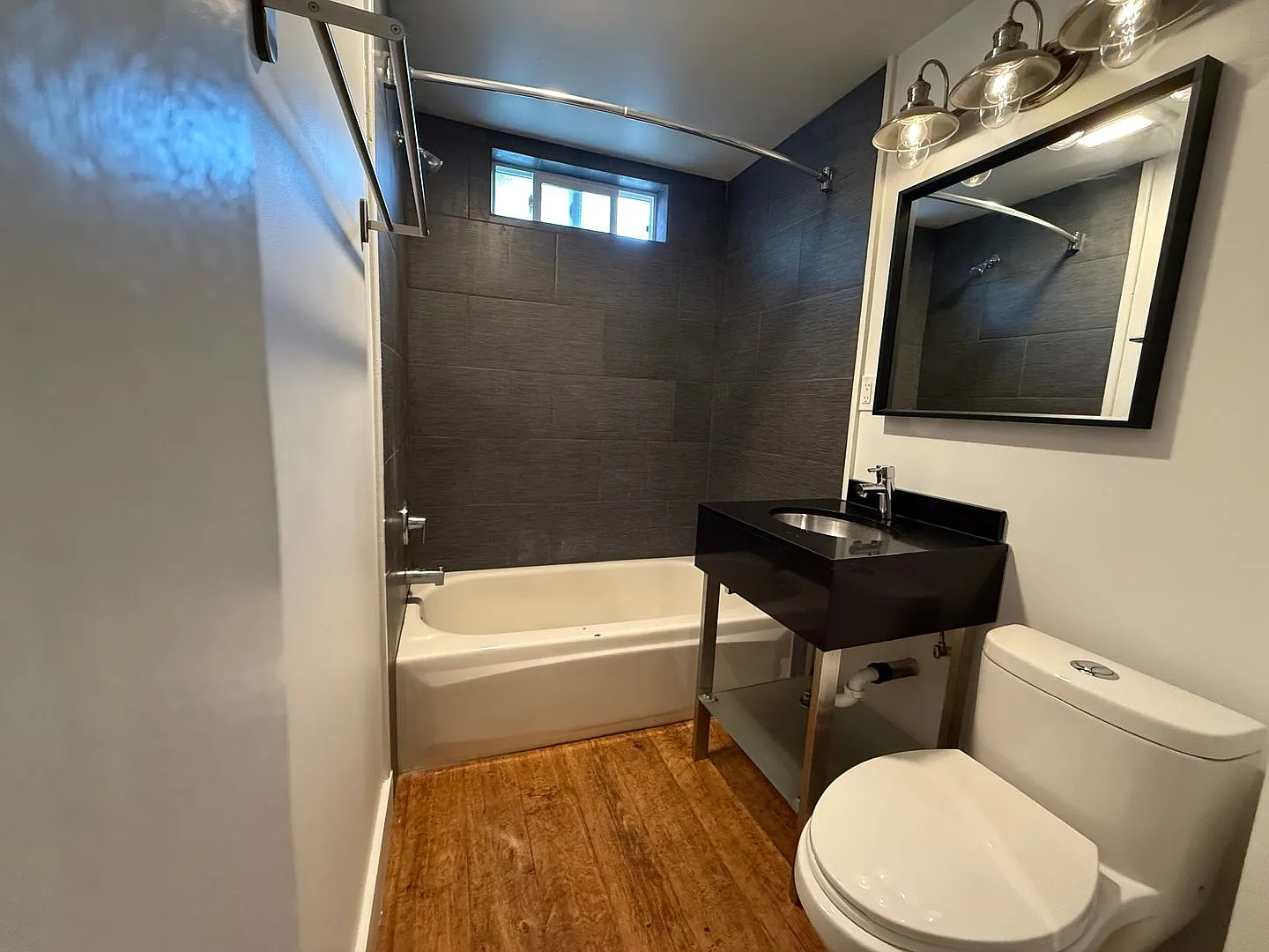 1 bed, 600 sqft, $1,599 — Photo 4