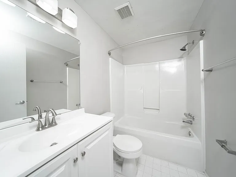 Greyberry Apartments — Photo 12