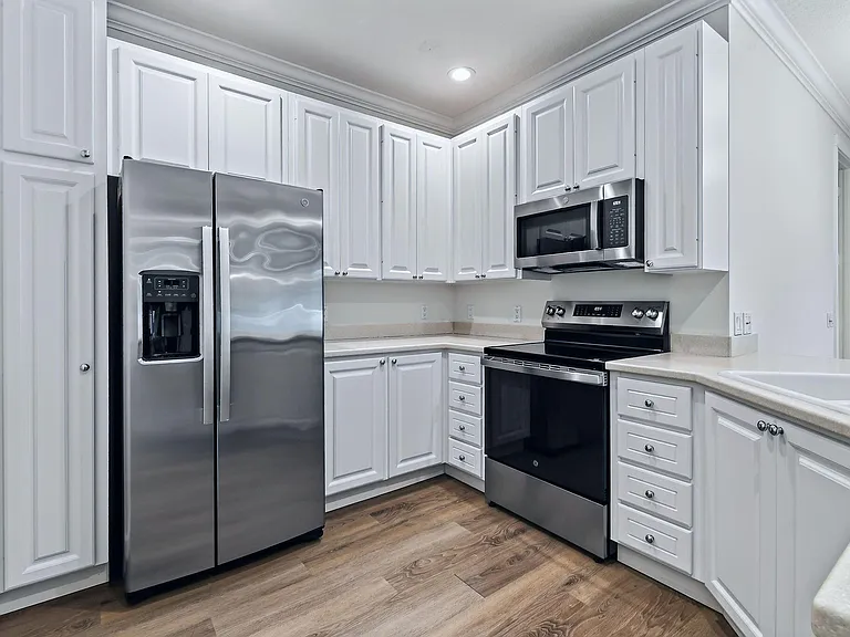 303 Caravelle Dr — Photo 17