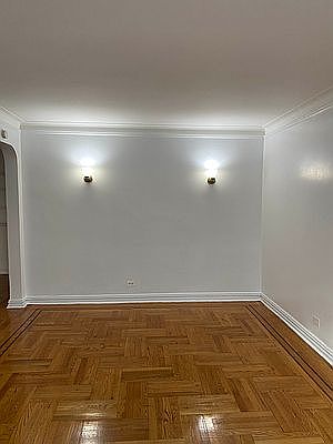 2nd image of 917 Sheridan Ave APT 7E
