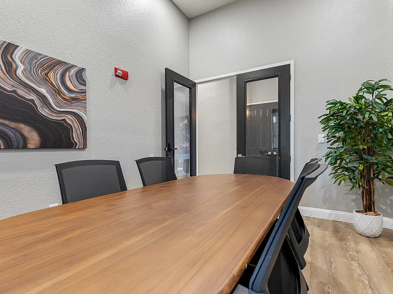 Bella Vista Apartments — Photo 24