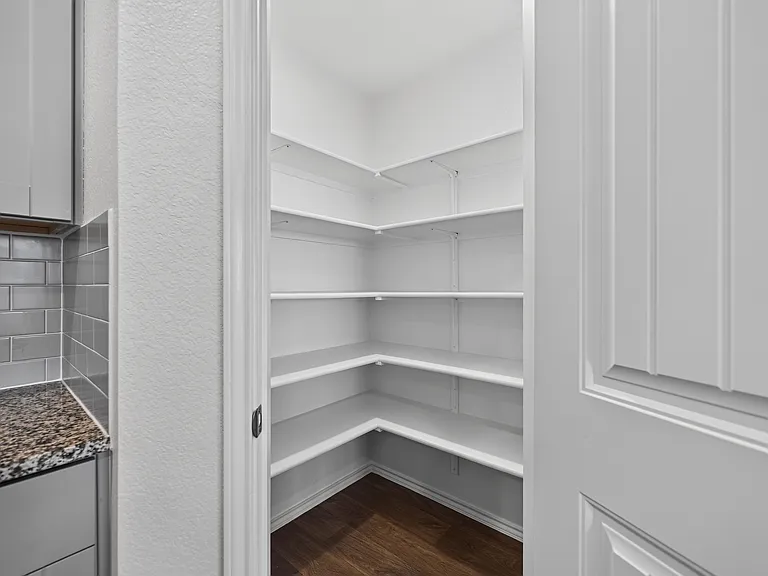 326 Richland Dr — Photo 14