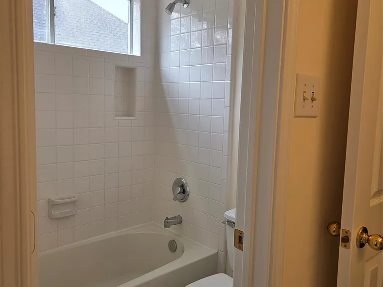 4306 Lakeside Meadow Dr — Photo 31