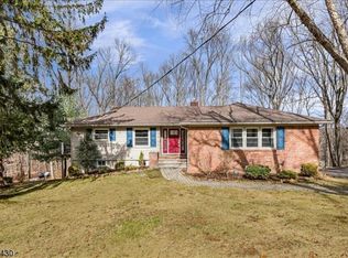 43 Mea Dr, Berkeley Heights, NJ 07922