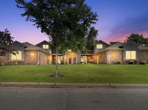 210 West Oak Leaf DRIVE #2, Oak Creek, WI 53154