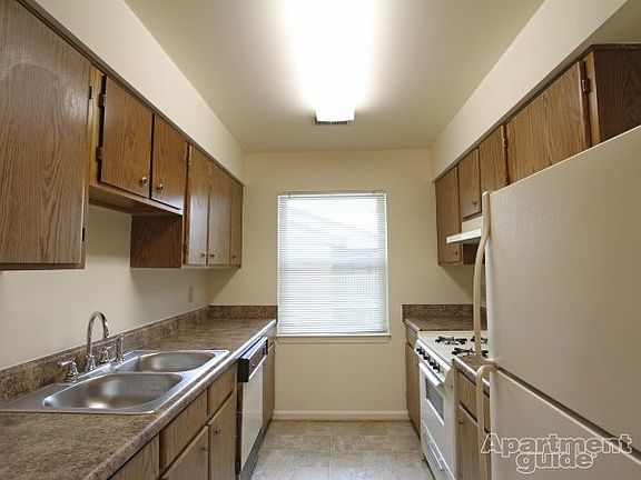 4th image of 25 Belles Cove Dr APT B