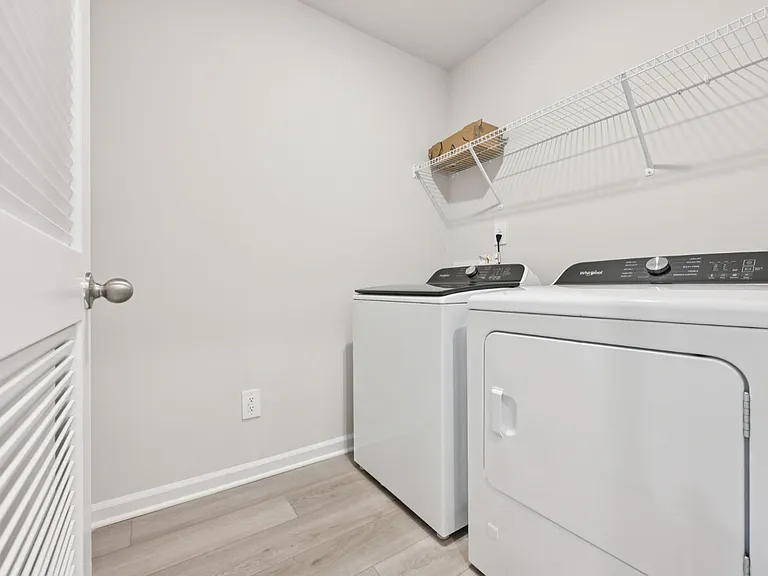 1041 Saint Lawrence Dr — Photo 18