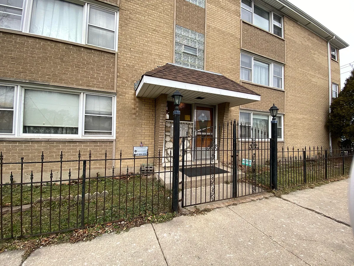 Building Photo - 3601 N Oconto Ave