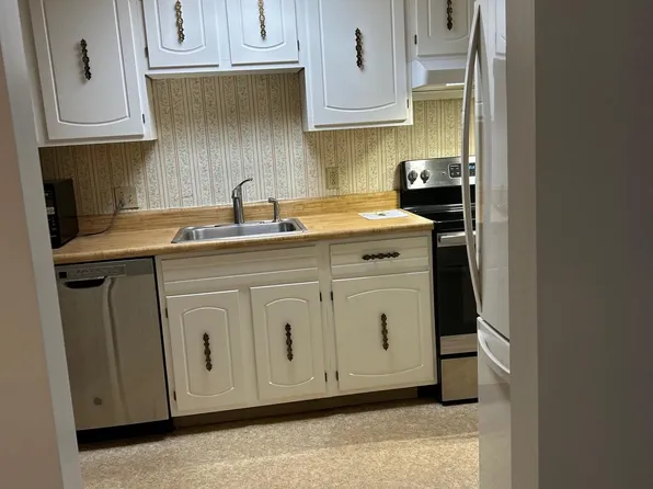 751 Main St APT 72, South Portland, ME 04106