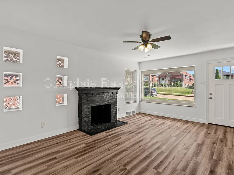 5655 Potomac St — Photo 2