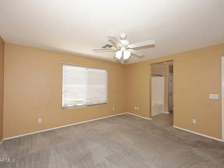 10945 W Loma Ln — Photo 13