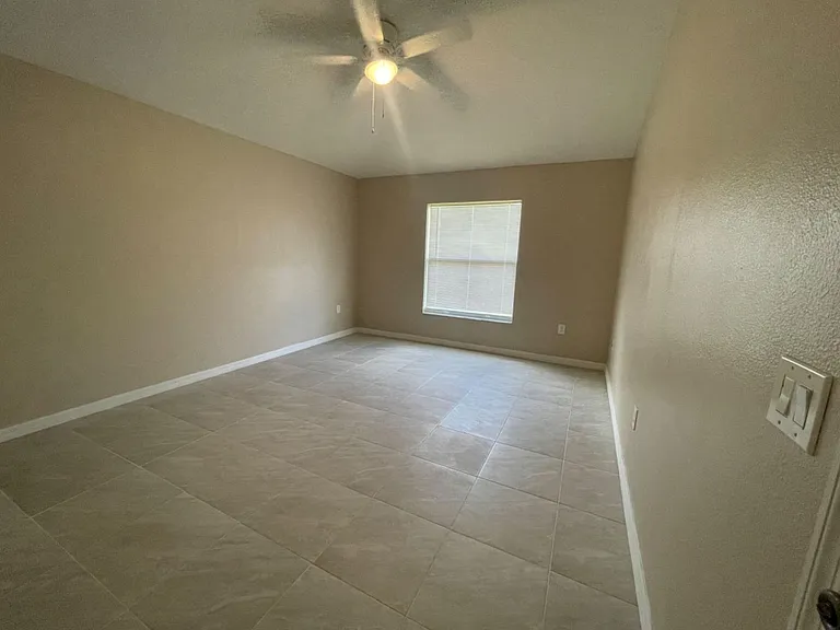 568 Finch Ct — Photo 13