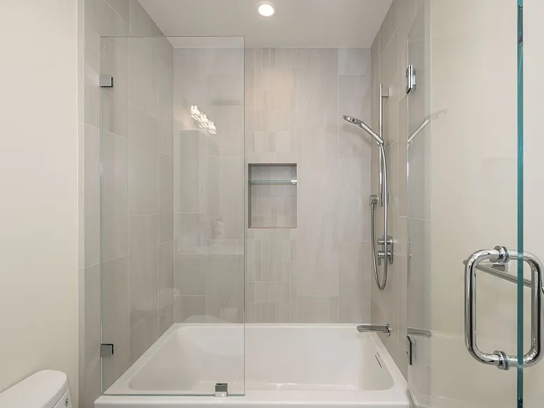 1009 S Norfolk St — Photo 20