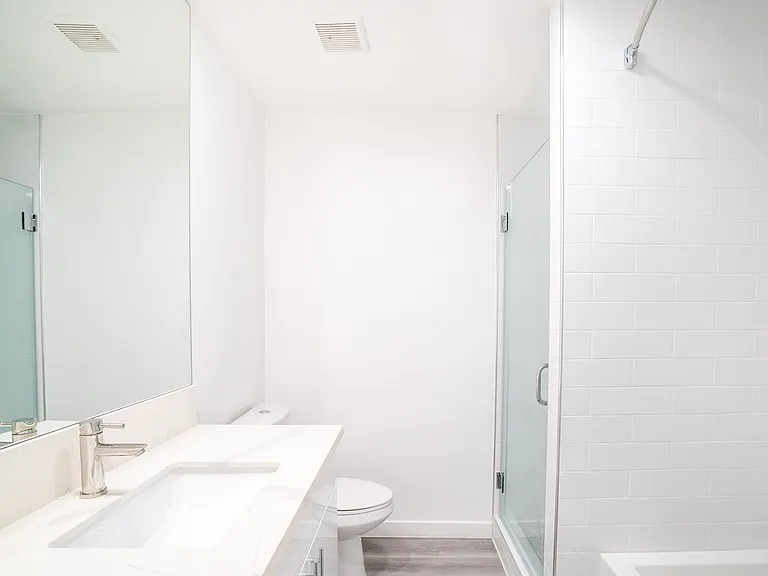 3461 Waverly Dr — Photo 2