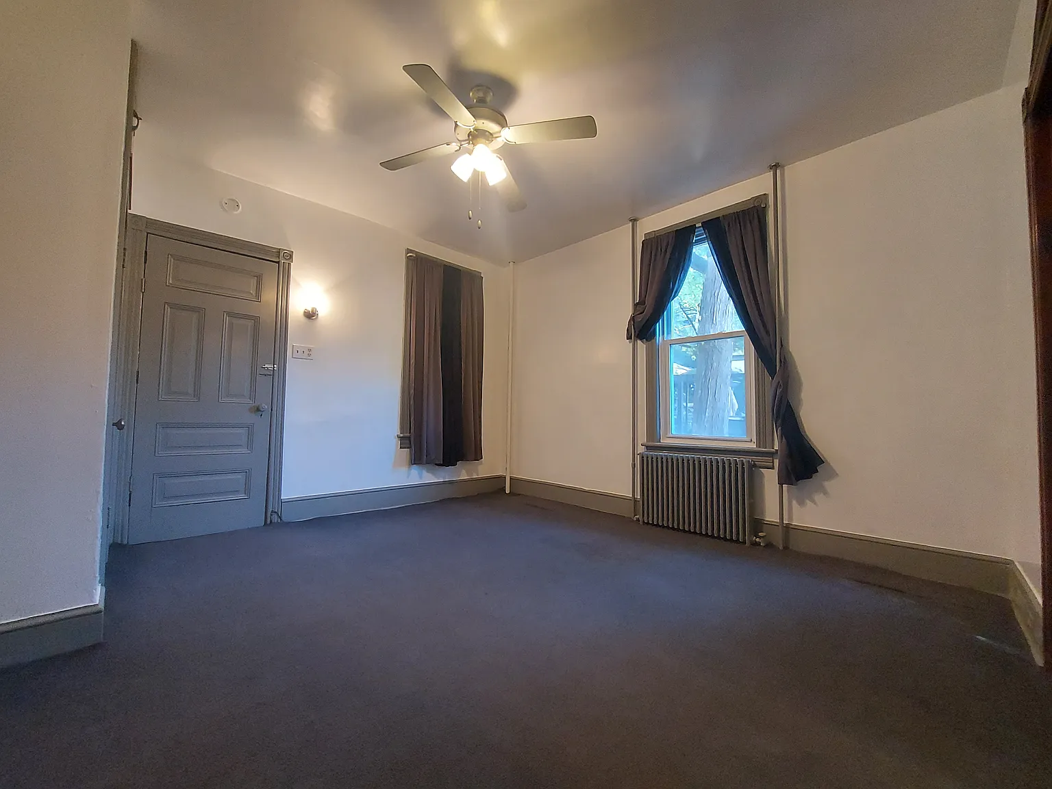 2 bed, $1,300 — Photo 2