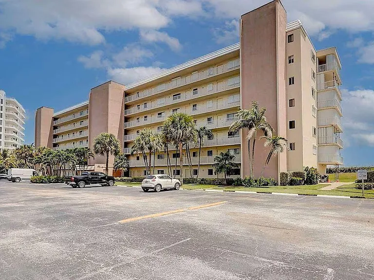10102 S Ocean Dr #107 — Photo 27