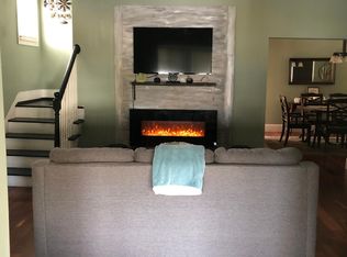 4 N Austin Ave, Ventnor, NJ 08406