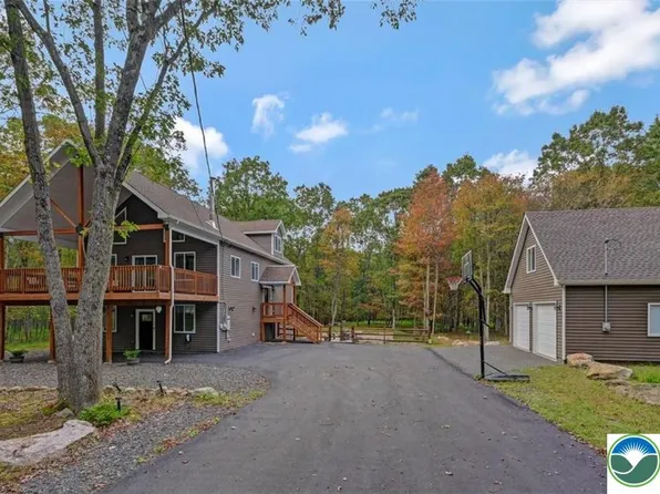 77 Lucretius Trl, Albrightsville, PA 18210