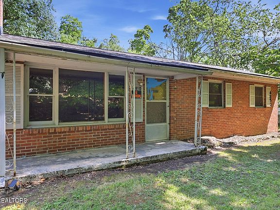 2nd image of 4930 Lonas Dr