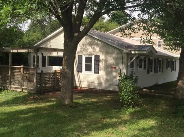 415 S Windsor St, South Royalton, VT 05068