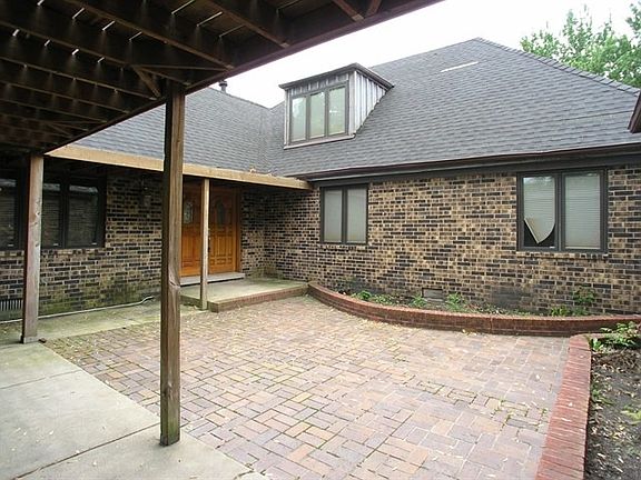4th image of 15000 Meadow Ln