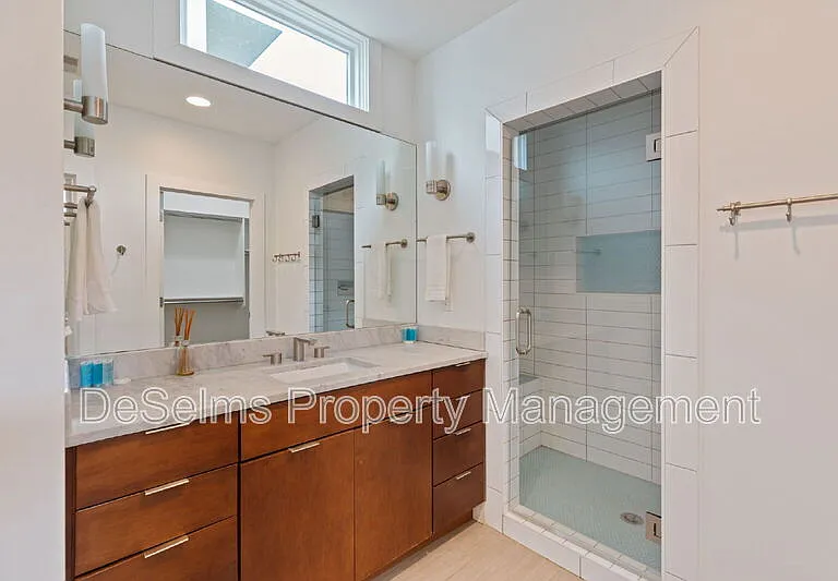 807 13th Ave S — Photo 23