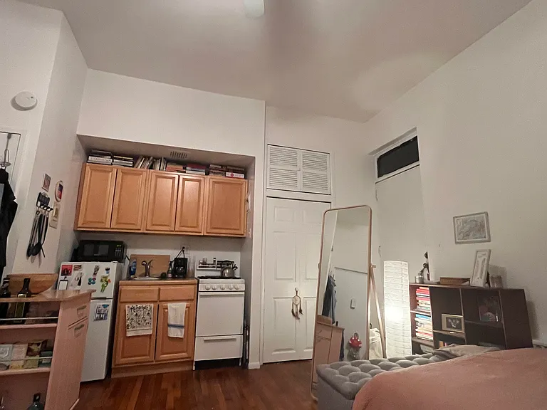 216 W 78th St #3-D — Photo 3