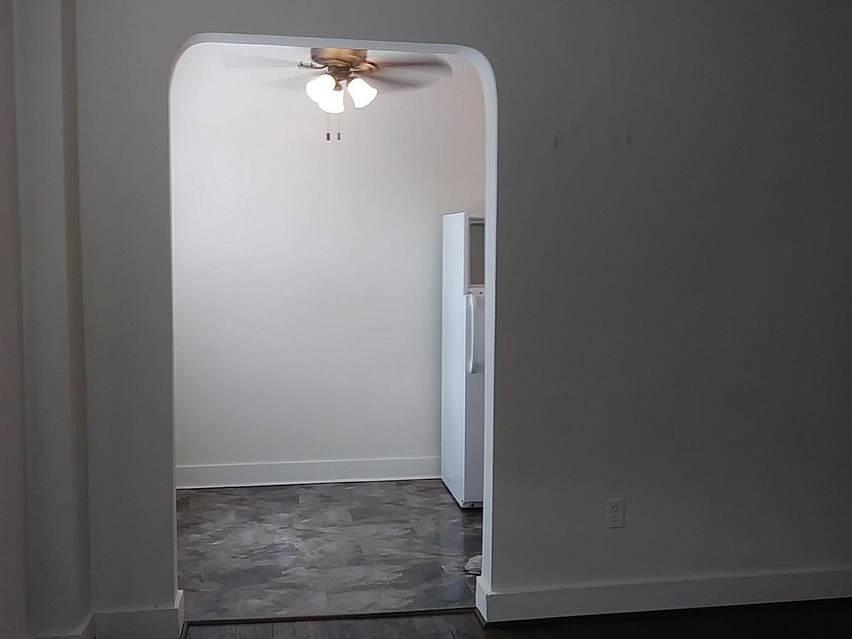 1st image of 808 N Main St APT 207