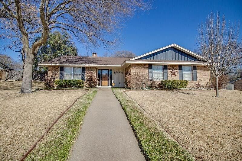 1st image of 225 Laurie Ave