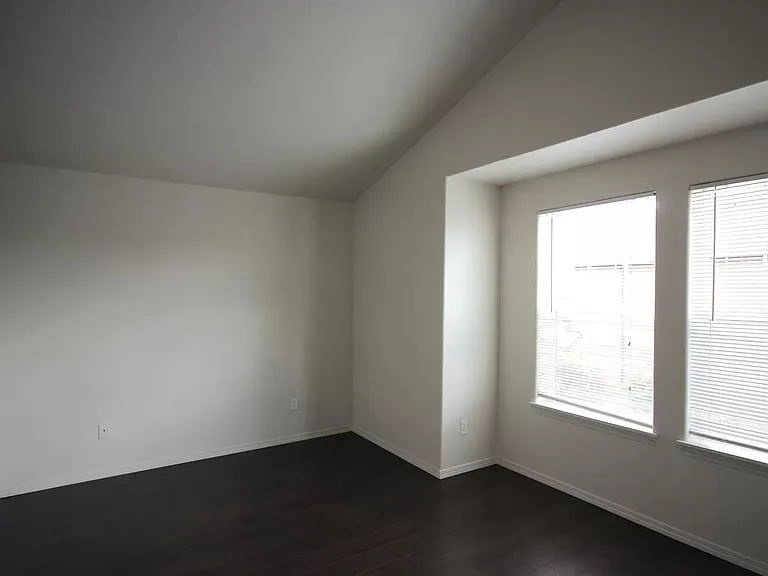 8654 NE Hyde Park Ln — Photo 11