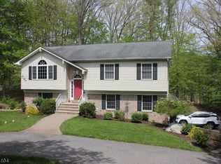61 Lackawanna Dr, Stanhope, NJ 07874