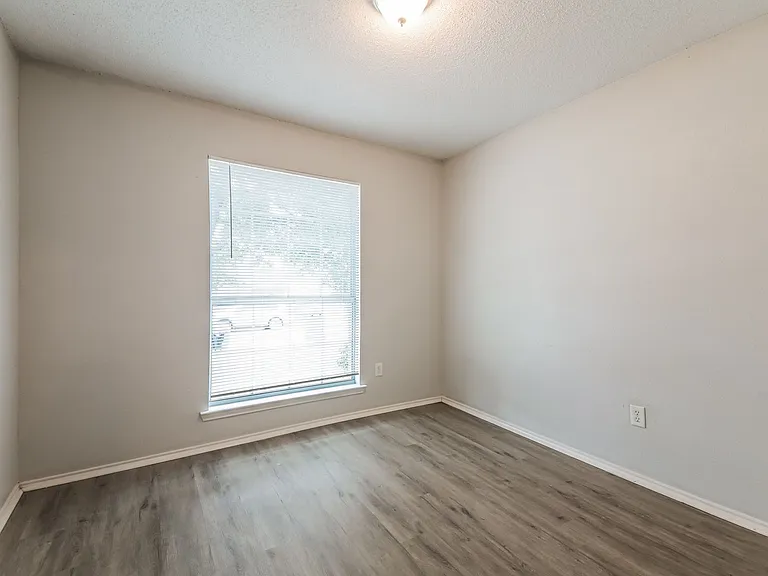 12805 Dove Field Ln — Photo 13