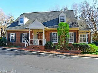 8 Saint Simons Sq, Greensboro, NC 27408