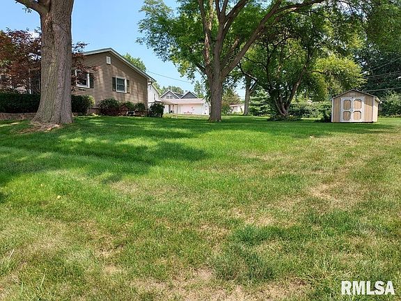 3rd image of 2731 Harmony Dr