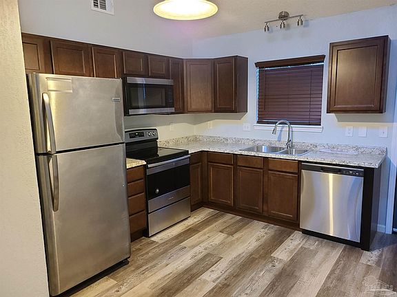 5th image of 2707 Donley St