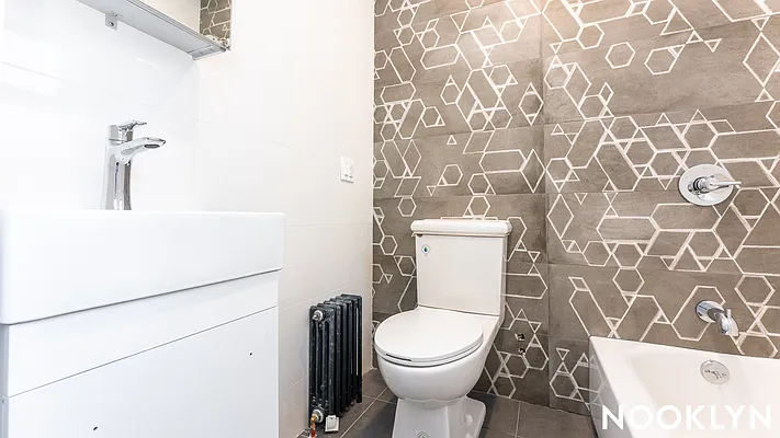 Rented by Nooklyn NYC LLC | media 32