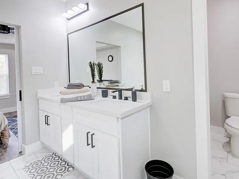 9305 Tower St — Photo 38