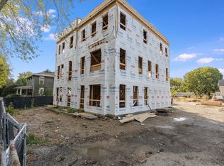 326 4th St, Naperville, IL 60540