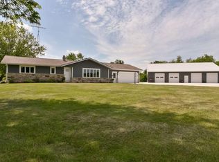 N1402 Drumlin Dr, Campbellsport, WI 53010