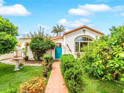 2835 Chestnut Ave, Long Beach, CA, 90806