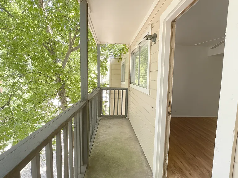 1010 W 23rd St #14 — Photo 9
