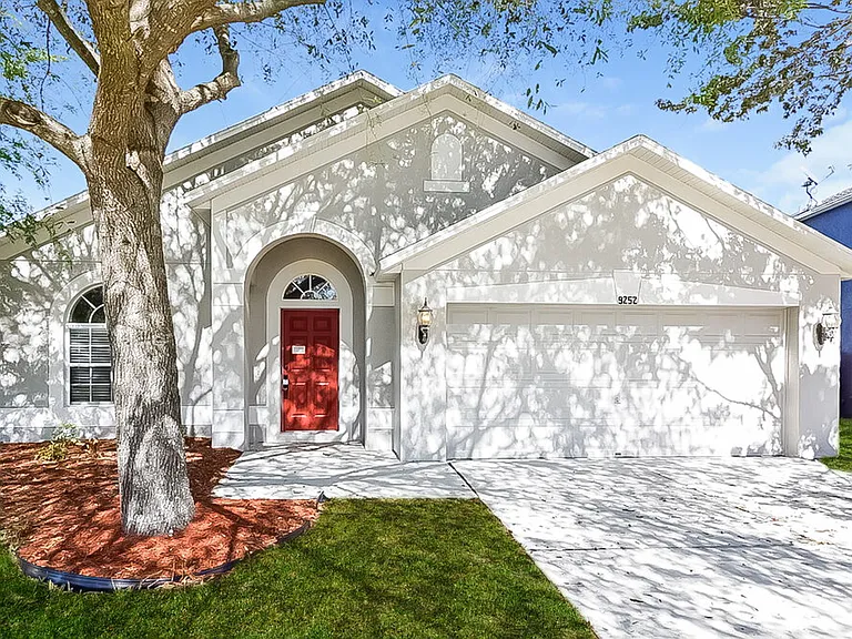 9252 Zincoe Ln — Photo 1