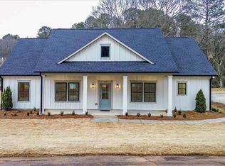 118 Henson Dr, Monroe, GA 30655