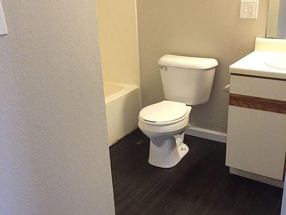 3rd image of 1108 Randolph St #11341577