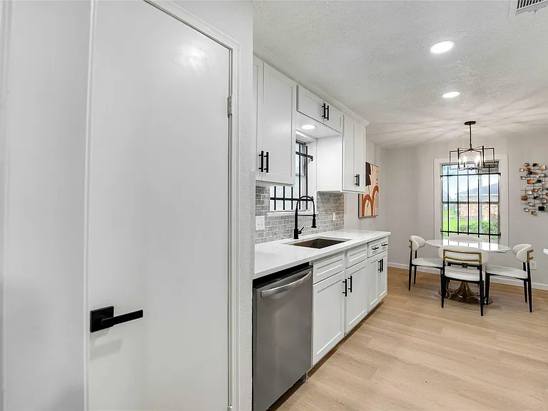 12703 Redfern Dr — Photo 13